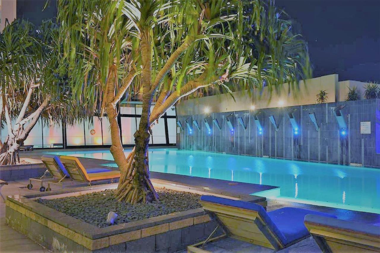 Circle On Cavil Holidays Apartment Gold Coast