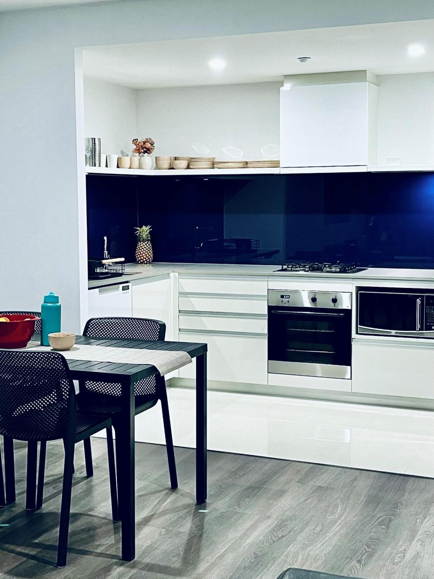 Circle On Cavil Holidays * Gold Coast