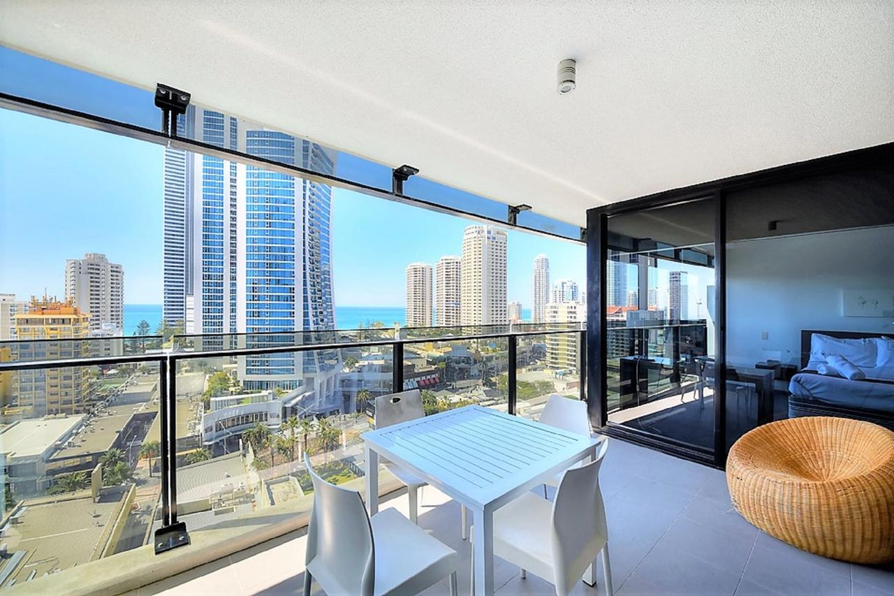 Circle On Cavil Holidays * Gold Coast